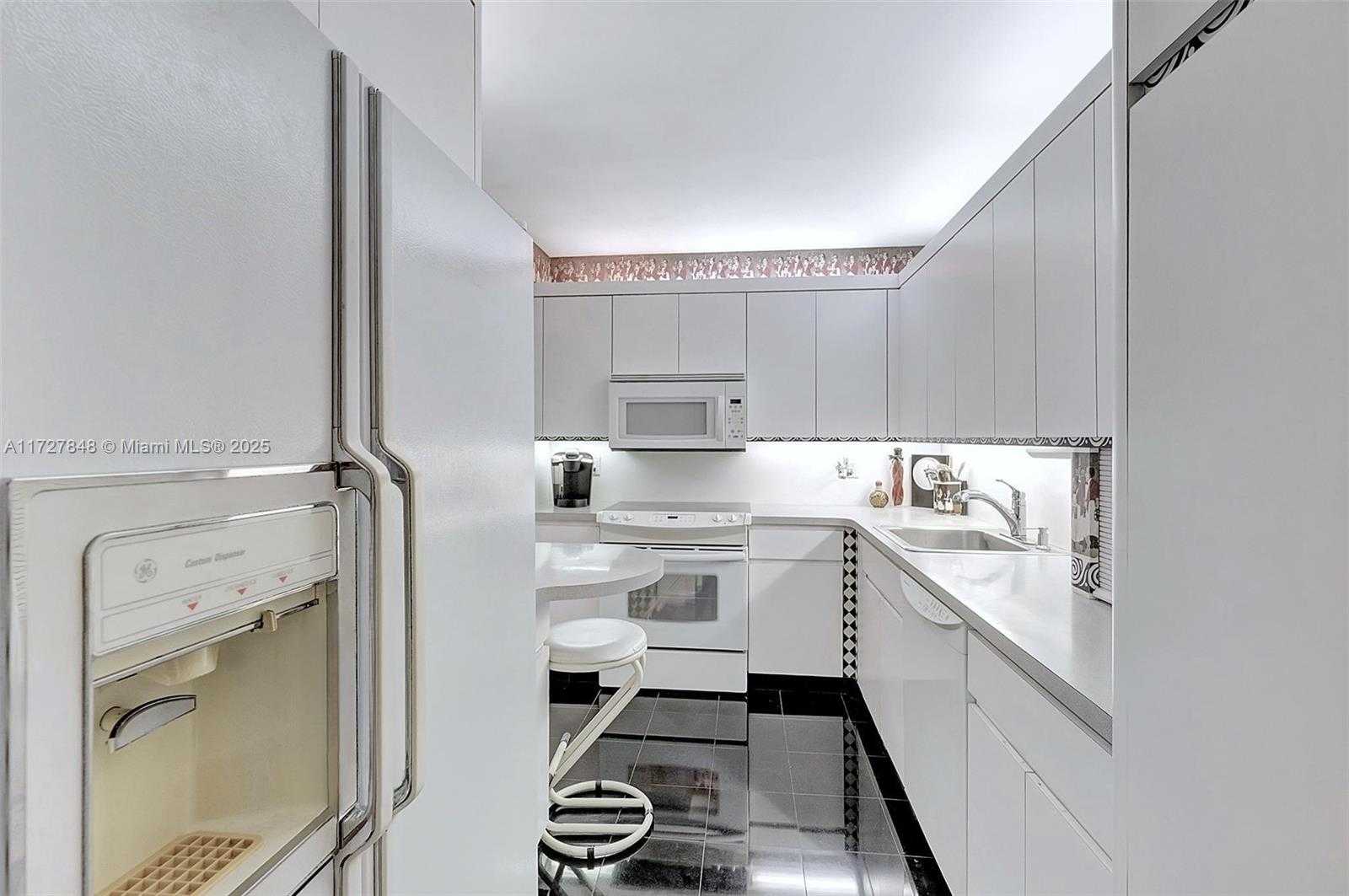 Small Image of 5005 COLLINS AVE #1224, Miami Beach Number 20