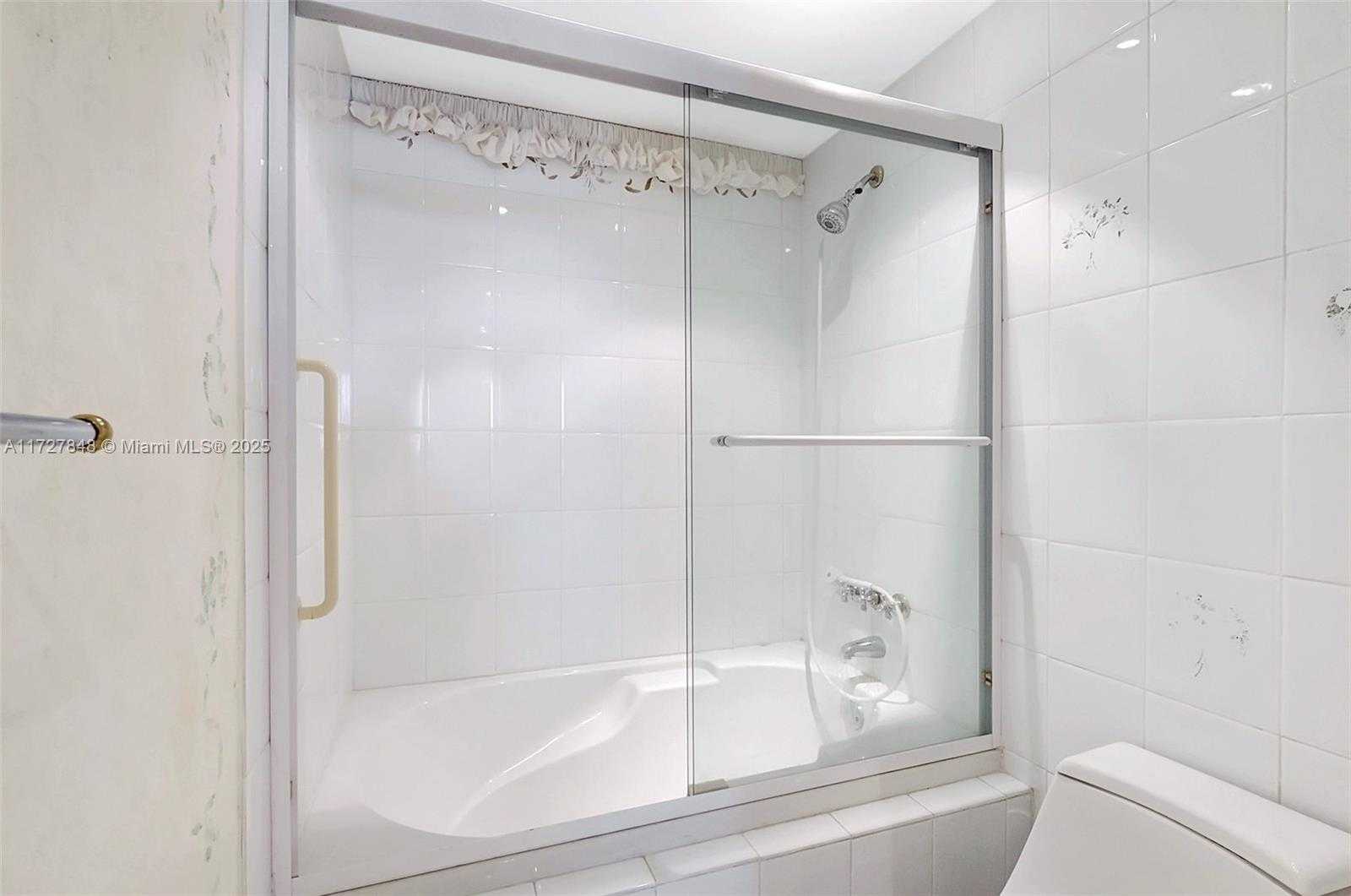 Small Image of 5005 COLLINS AVE #1224, Miami Beach Number 27