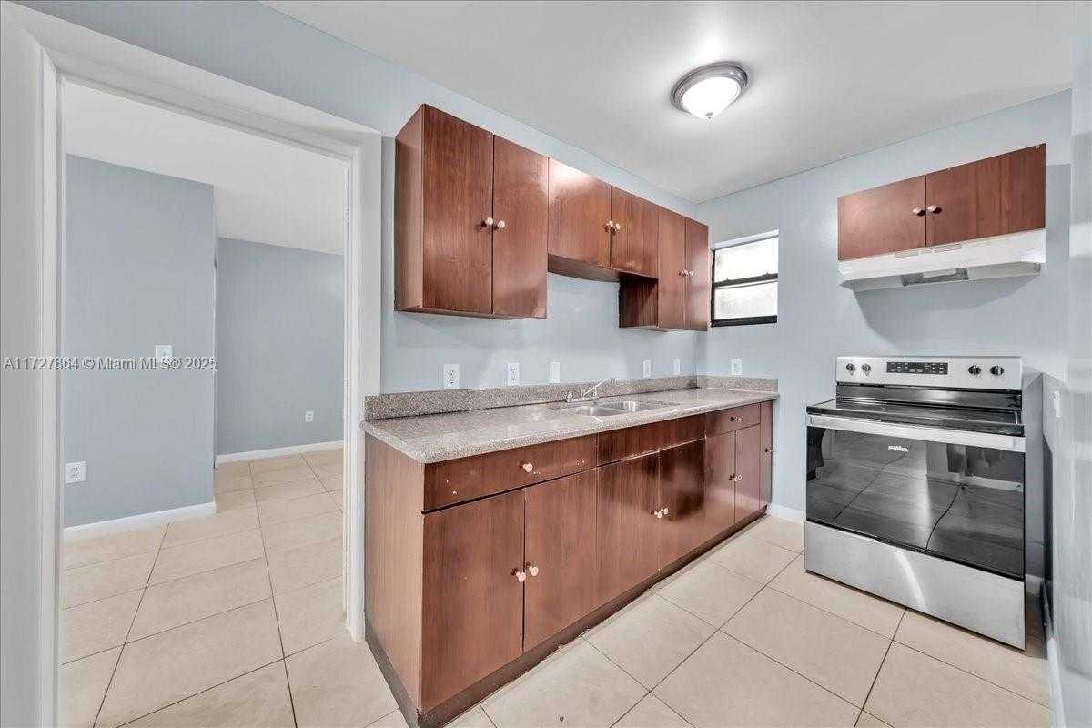 Small Image of 365 NORTH WEST 8TH ST #312, Miami Number 16