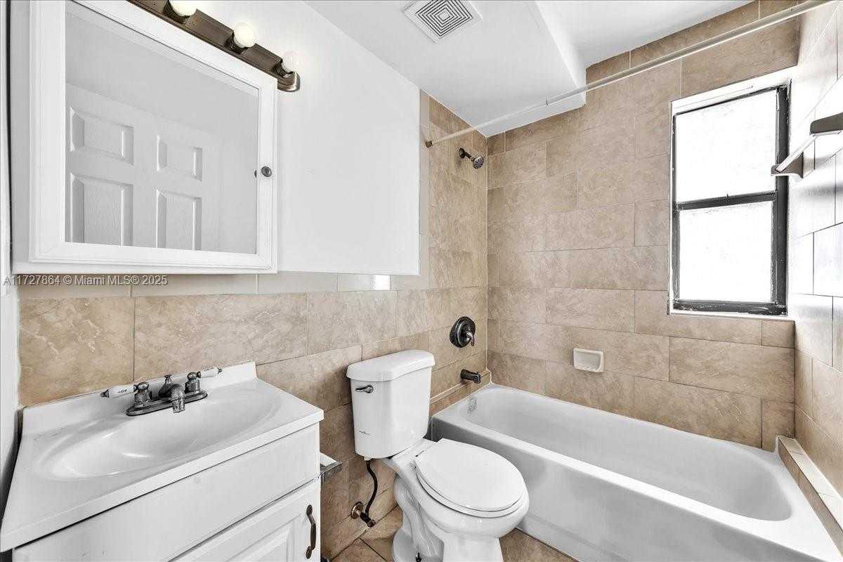 Small Image of 365 NORTH WEST 8TH ST #312, Miami Number 22
