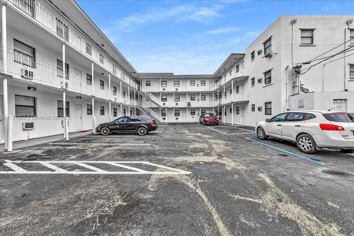 Small Image of 365 NORTH WEST 8TH ST #312, Miami Number 28