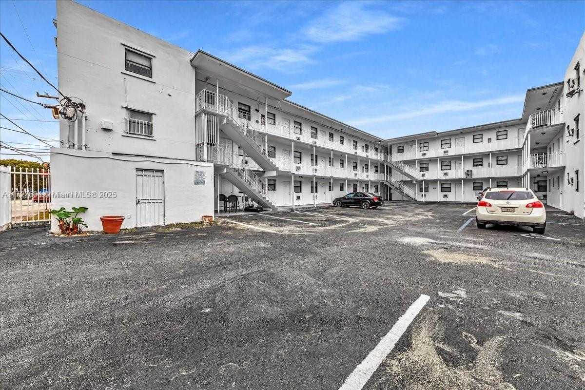 Small Image of 365 NORTH WEST 8TH ST #312, Miami Number 29