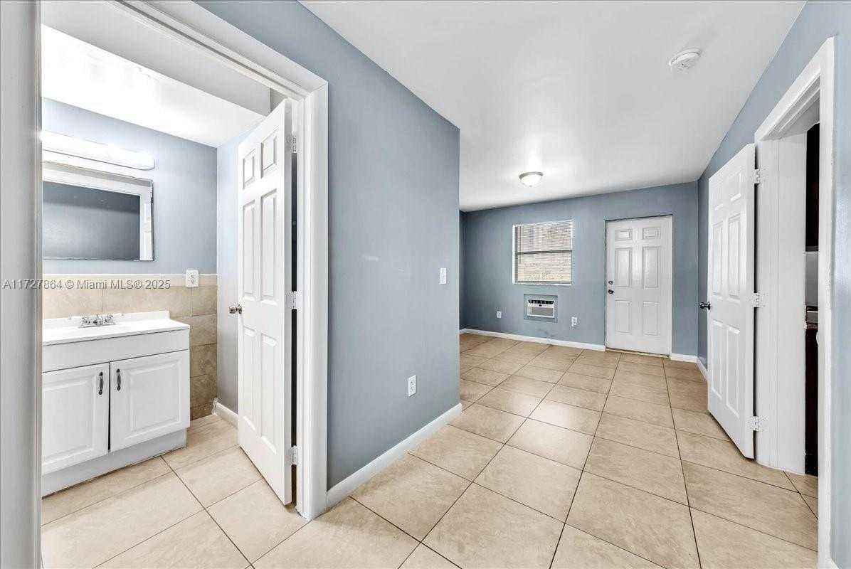 Small Image of 365 NORTH WEST 8TH ST #312, Miami Number 7