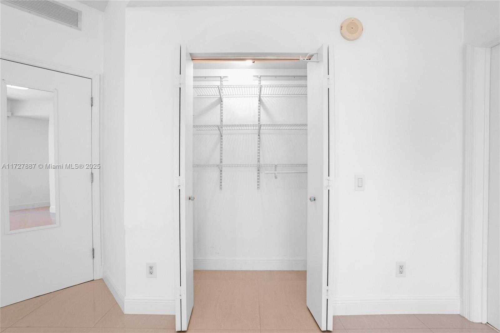 Small Image of 60 SOUTH WEST 13TH ST #1700, Miami Number 14