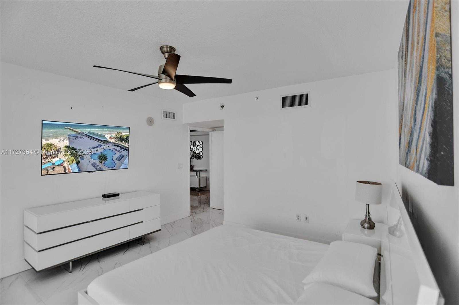 Small Image of 16699 COLLINS AVE #701 (Avail April 1st2025), Sunny Isles Beach Number 14