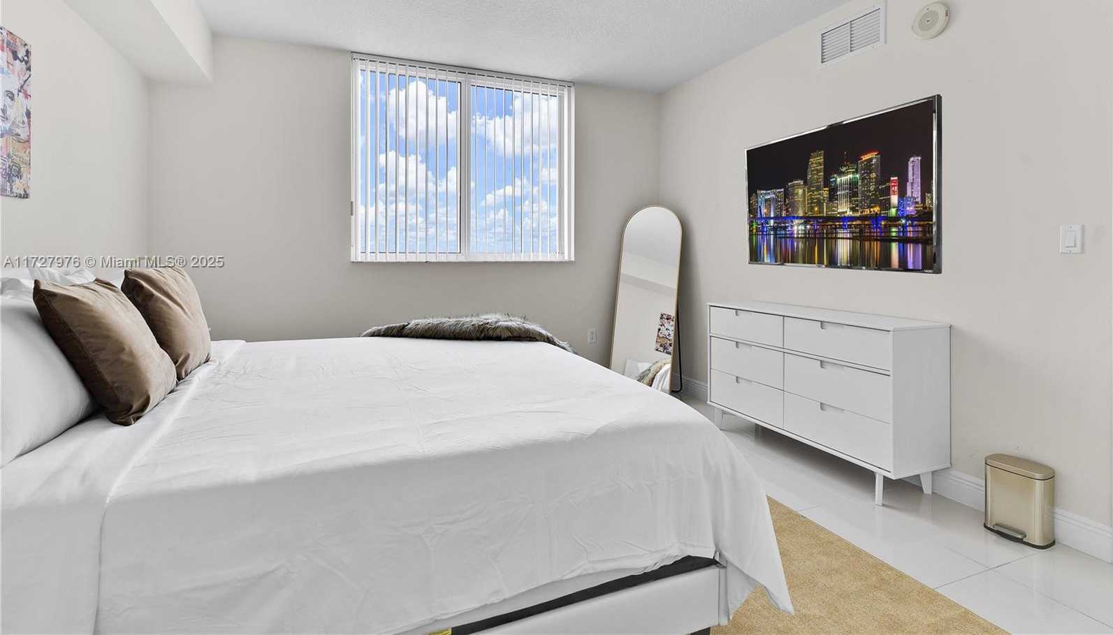 Small Image of 1861 NORTH WEST S RIVER DR #1003, Miami Number 11