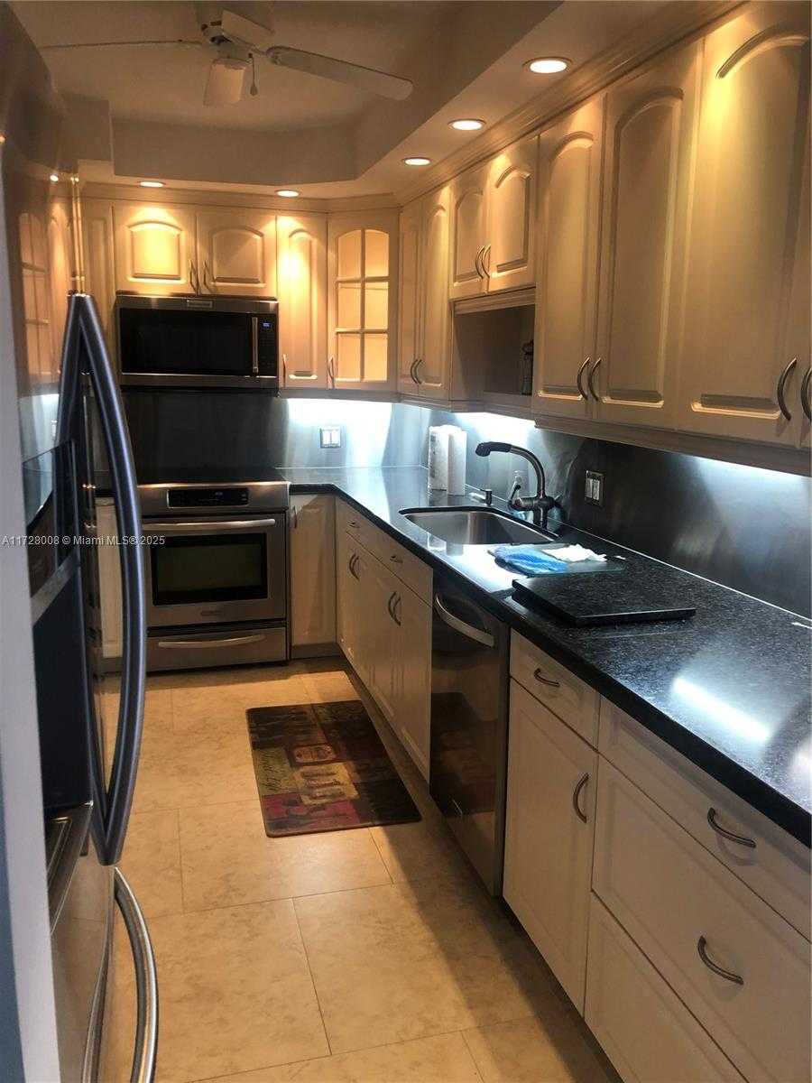 Small Image of 10185 COLLINS AVE #1118, Bal Harbour Number 3