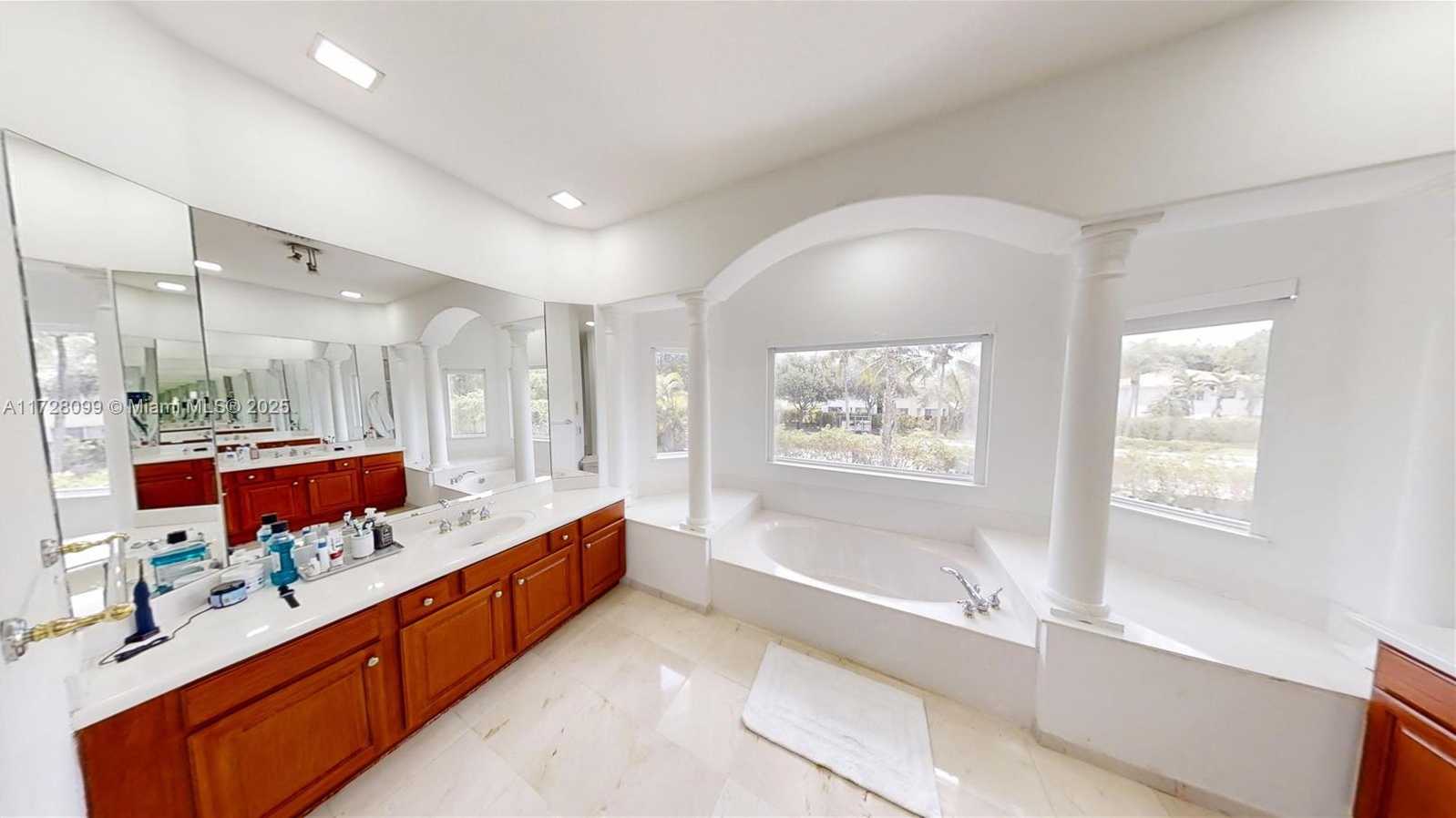 Small Image of 7044 NORTH WEST 113TH PL, Doral Number 14