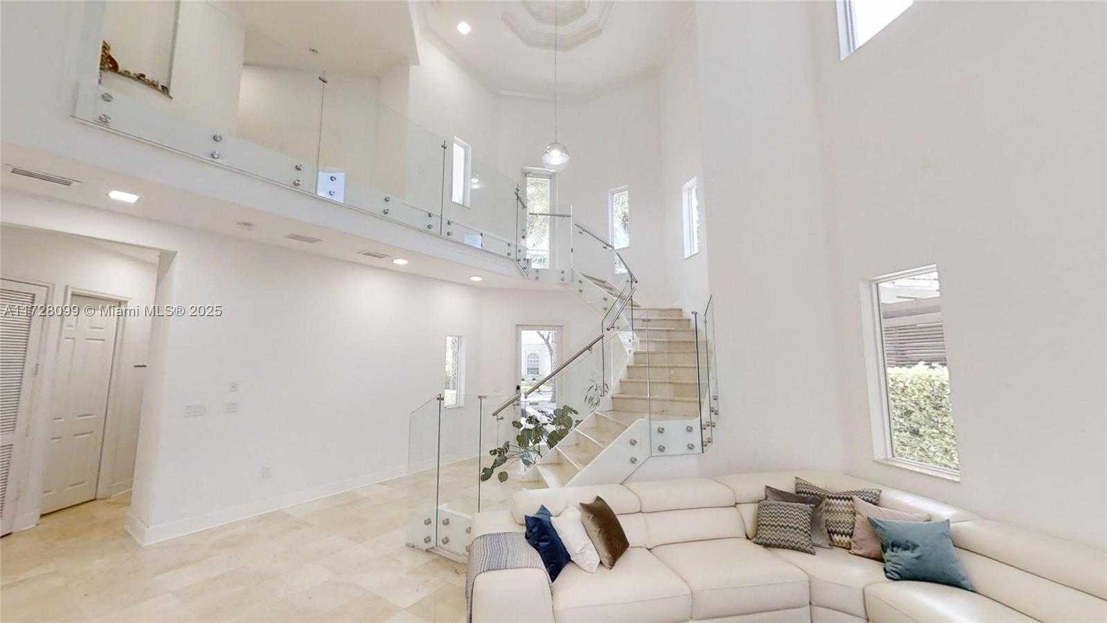 Small Image of 7044 NORTH WEST 113TH PL, Doral Number 19