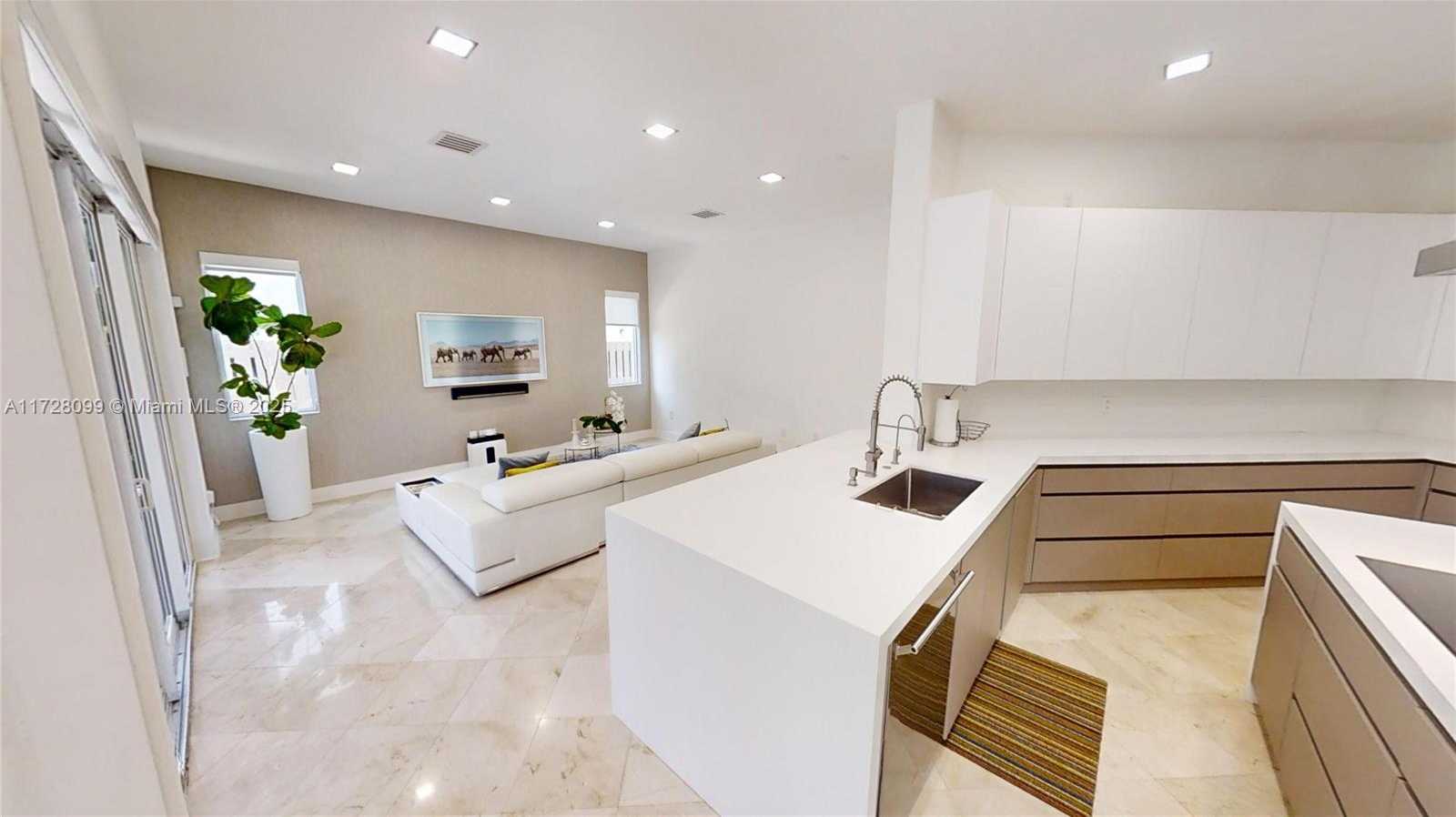 Small Image of 7044 NORTH WEST 113TH PL, Doral Number 2