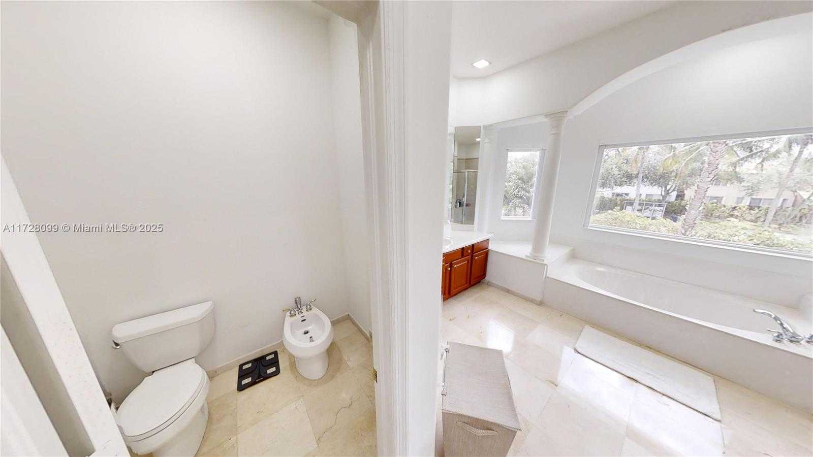 Small Image of 7044 NORTH WEST 113TH PL, Doral Number 22