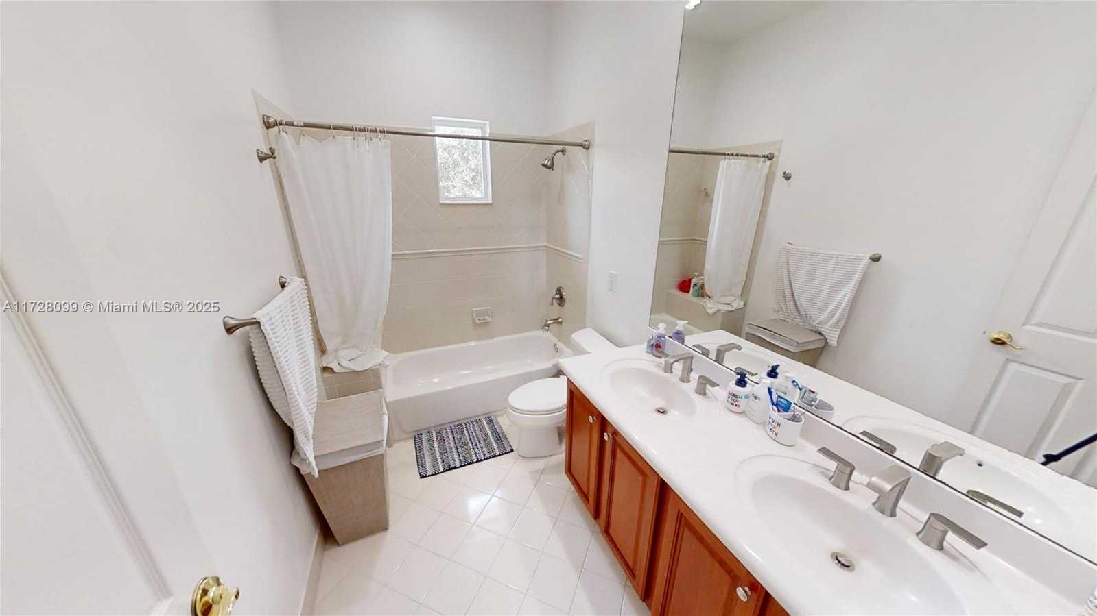 Small Image of 7044 NORTH WEST 113TH PL, Doral Number 23