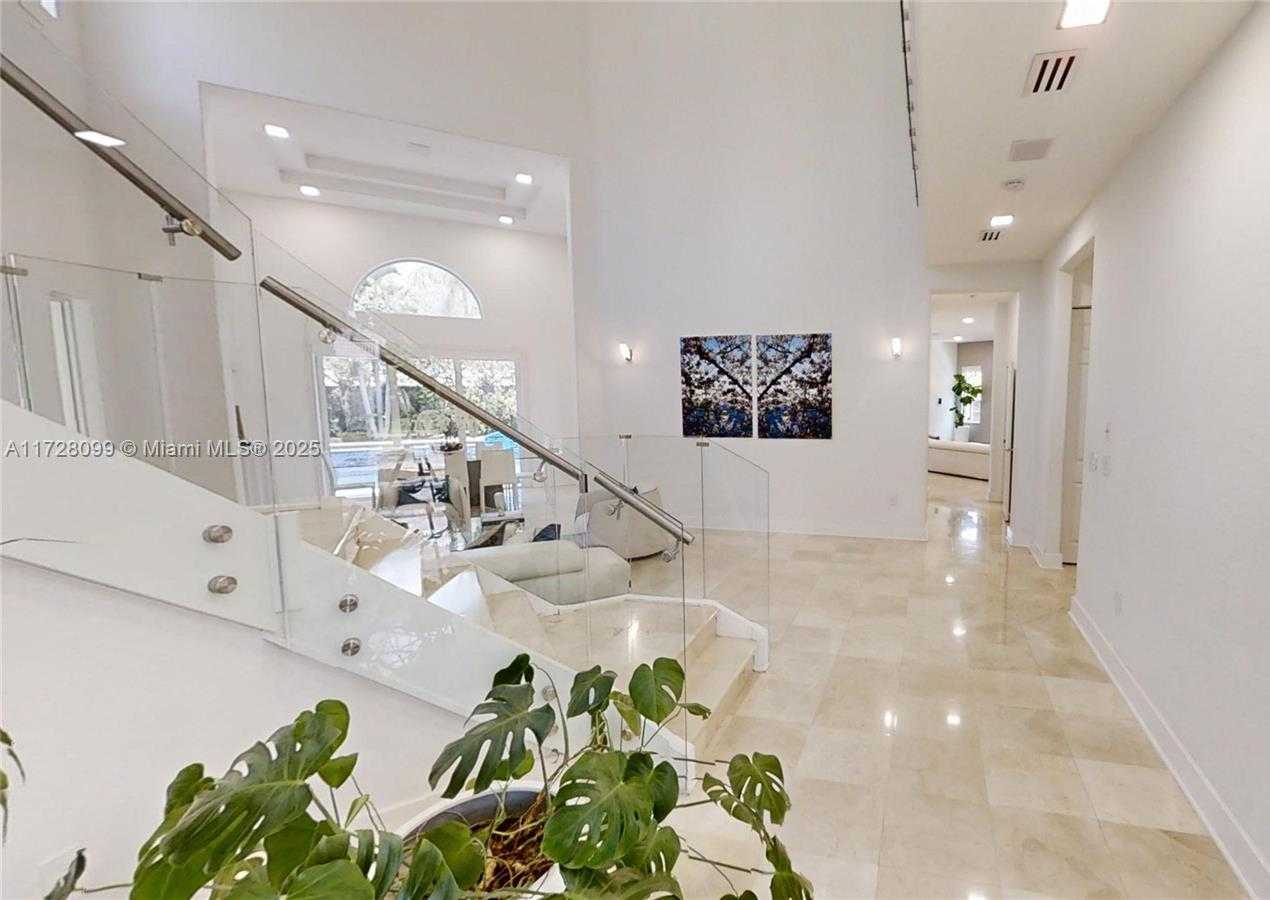 Small Image of 7044 NORTH WEST 113TH PL, Doral Number 30