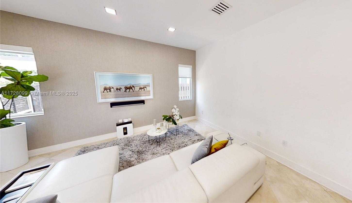Small Image of 7044 NORTH WEST 113TH PL, Doral Number 31
