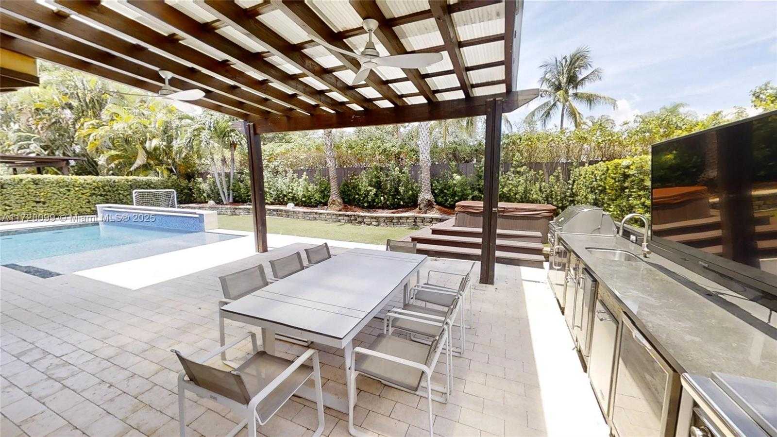 Small Image of 7044 NORTH WEST 113TH PL, Doral Number 42