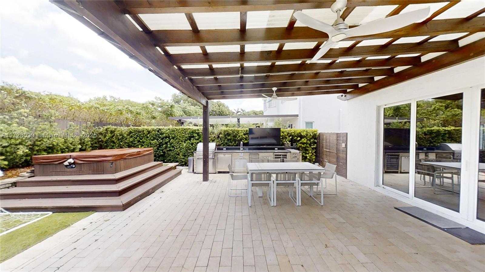 Small Image of 7044 NORTH WEST 113TH PL, Doral Number 43