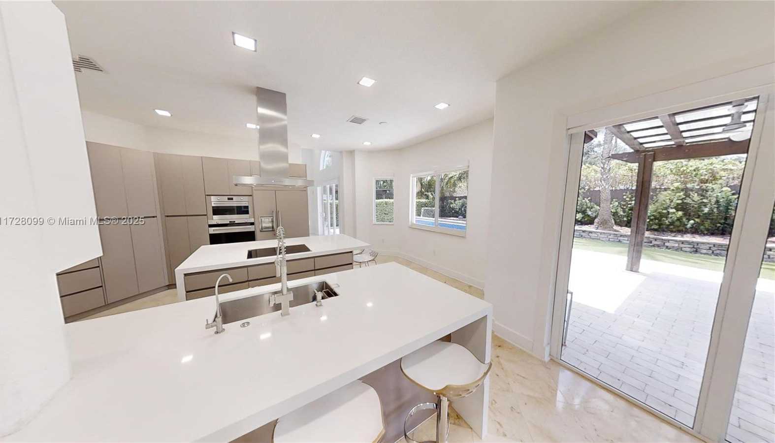 Small Image of 7044 NORTH WEST 113TH PL, Doral Number 61