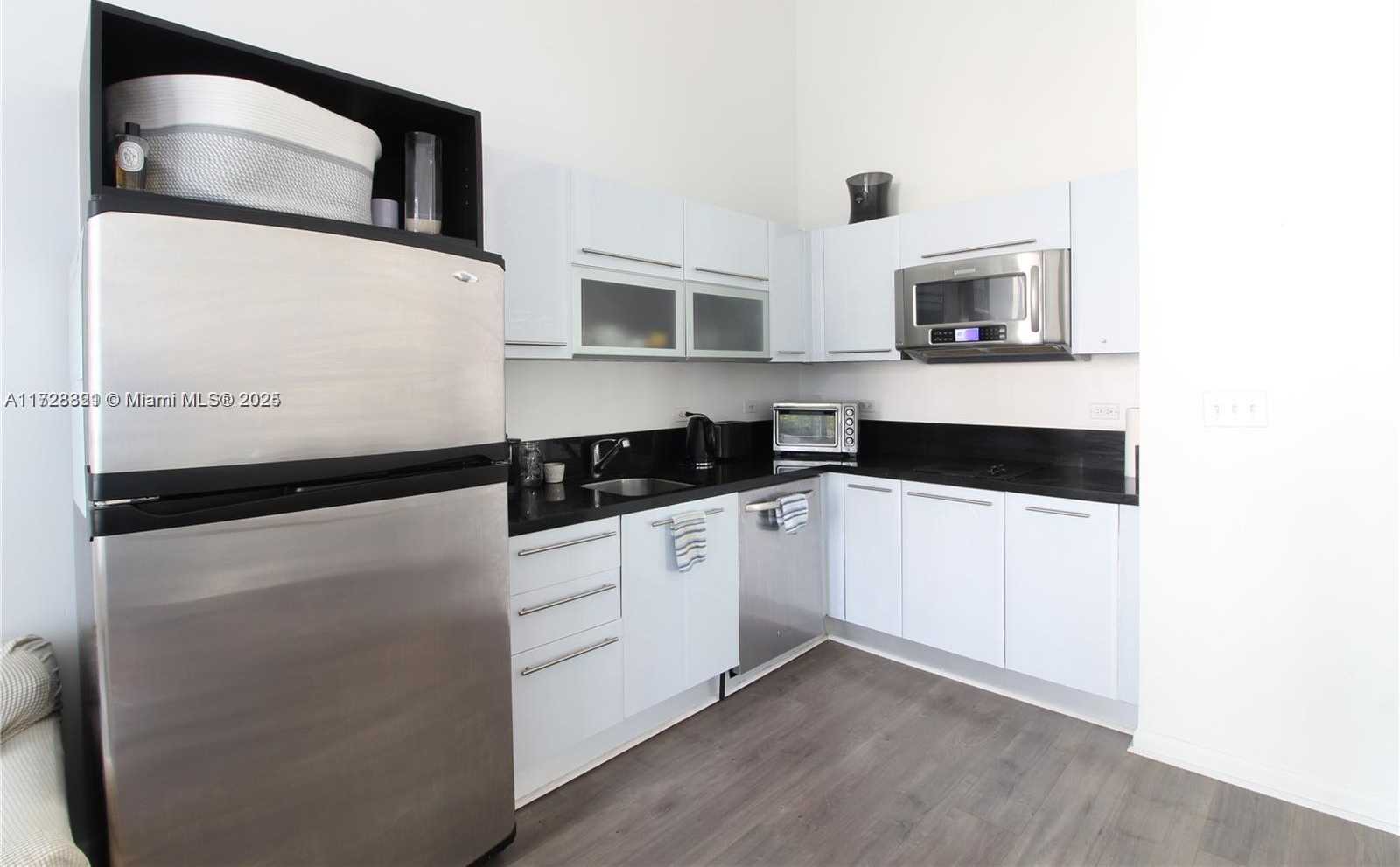 Small Image of 244 BISCAYNE BLVD #344, Miami Number 3