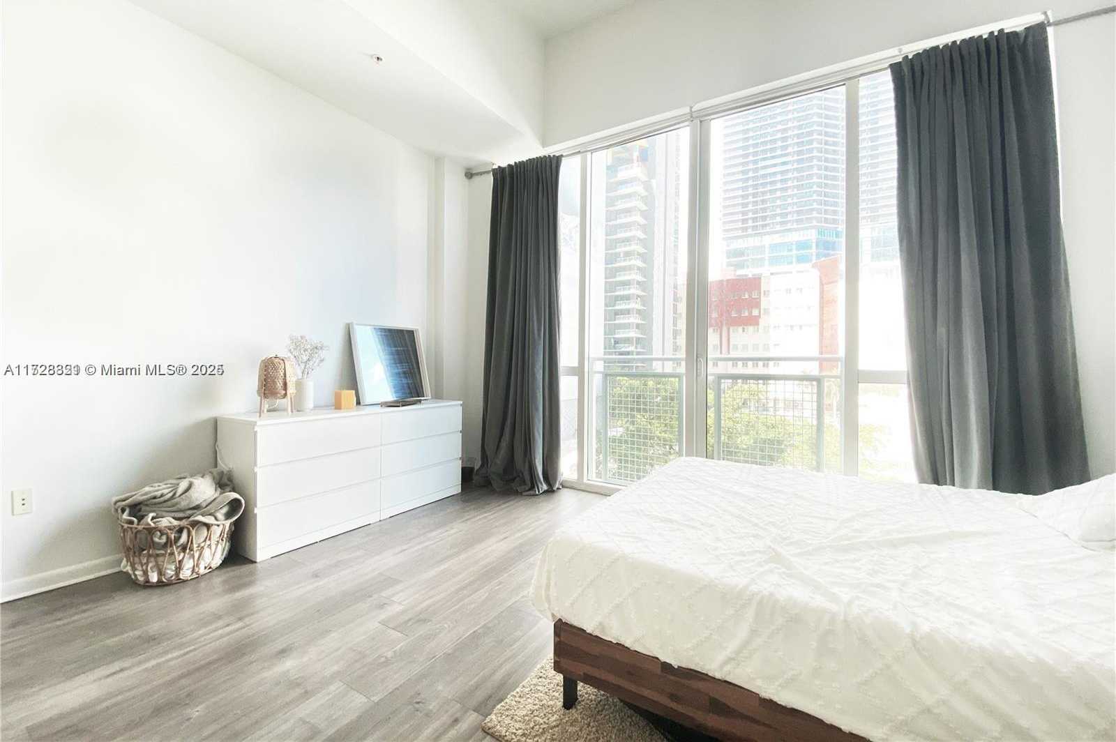 Small Image of 244 BISCAYNE BLVD #344, Miami Number 5