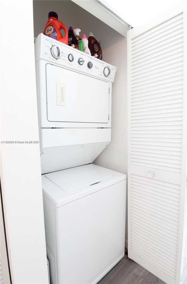 Small Image of 244 BISCAYNE BLVD #344, Miami Number 7