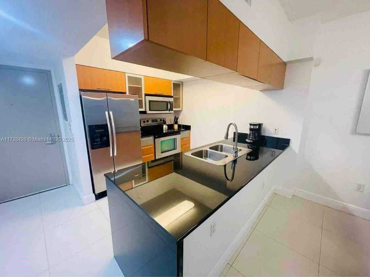 Small Image of 1750 NORTH BAYSHORE DR #3010, Miami Number 12