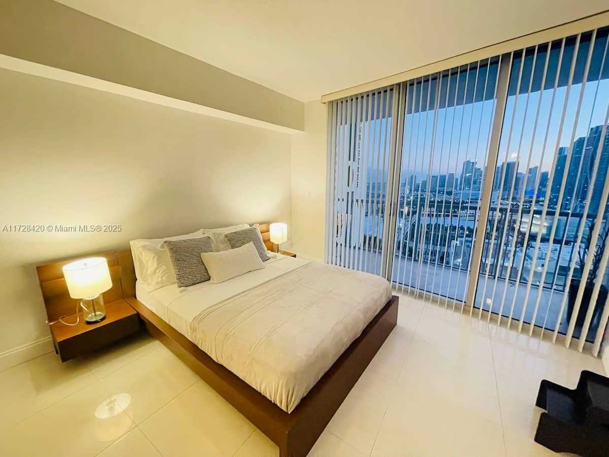 Small Image of 1750 NORTH BAYSHORE DR #3010, Miami Number 25