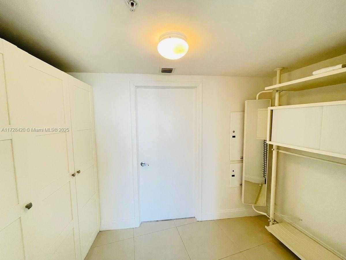 Small Image of 1750 NORTH BAYSHORE DR #3010, Miami Number 26