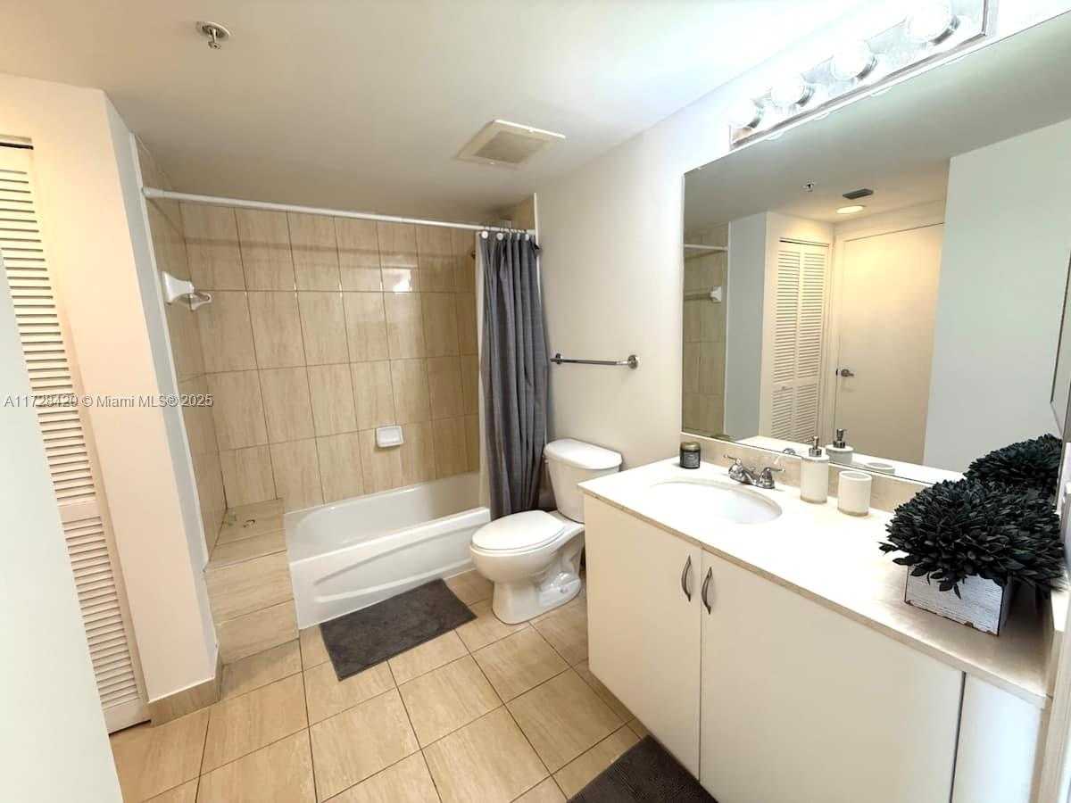 Small Image of 1750 NORTH BAYSHORE DR #3010, Miami Number 29