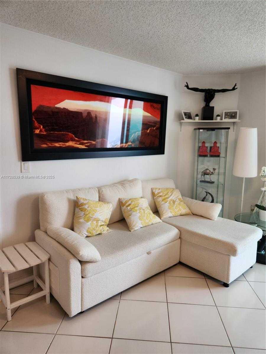 Small Image of 5880 COLLINS AVE #1403, Miami Beach Number 10
