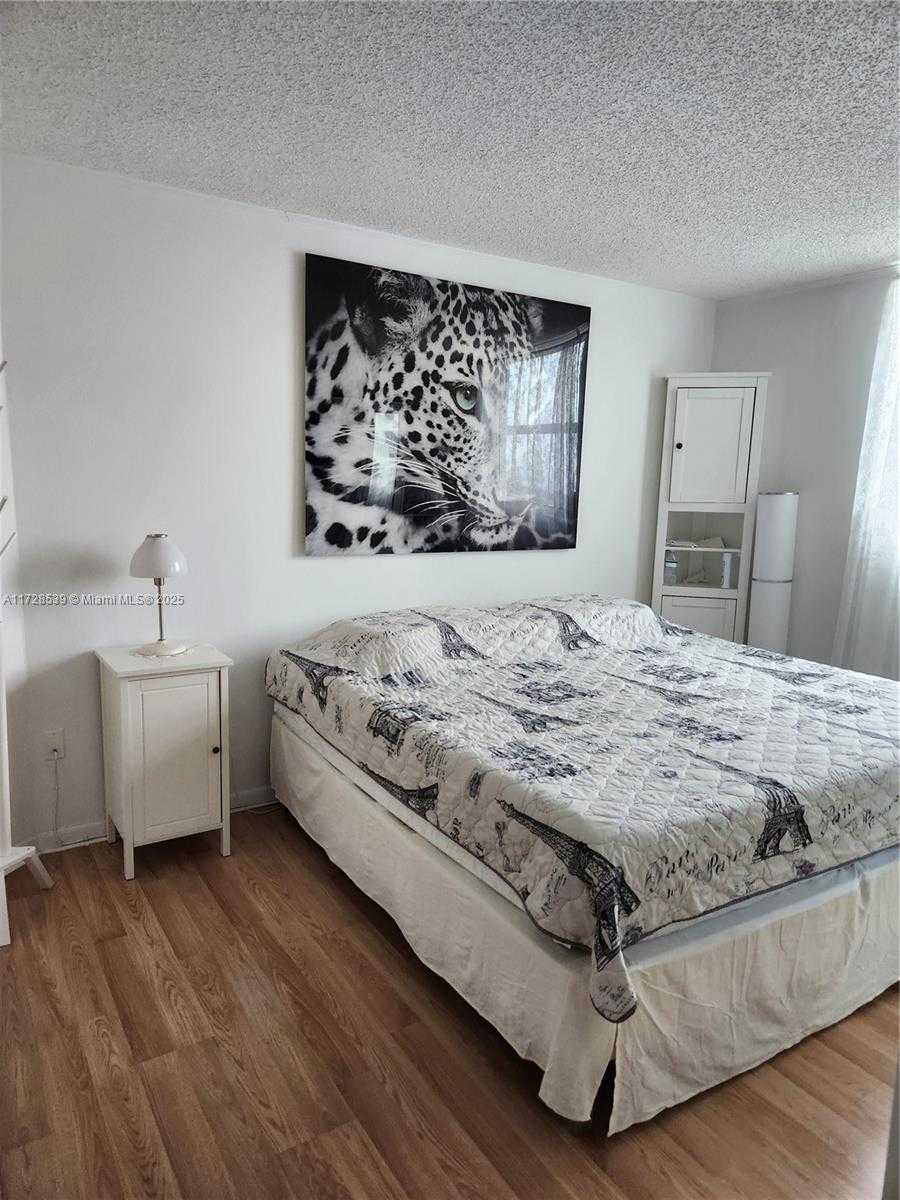 Small Image of 5880 COLLINS AVE #1403, Miami Beach Number 13