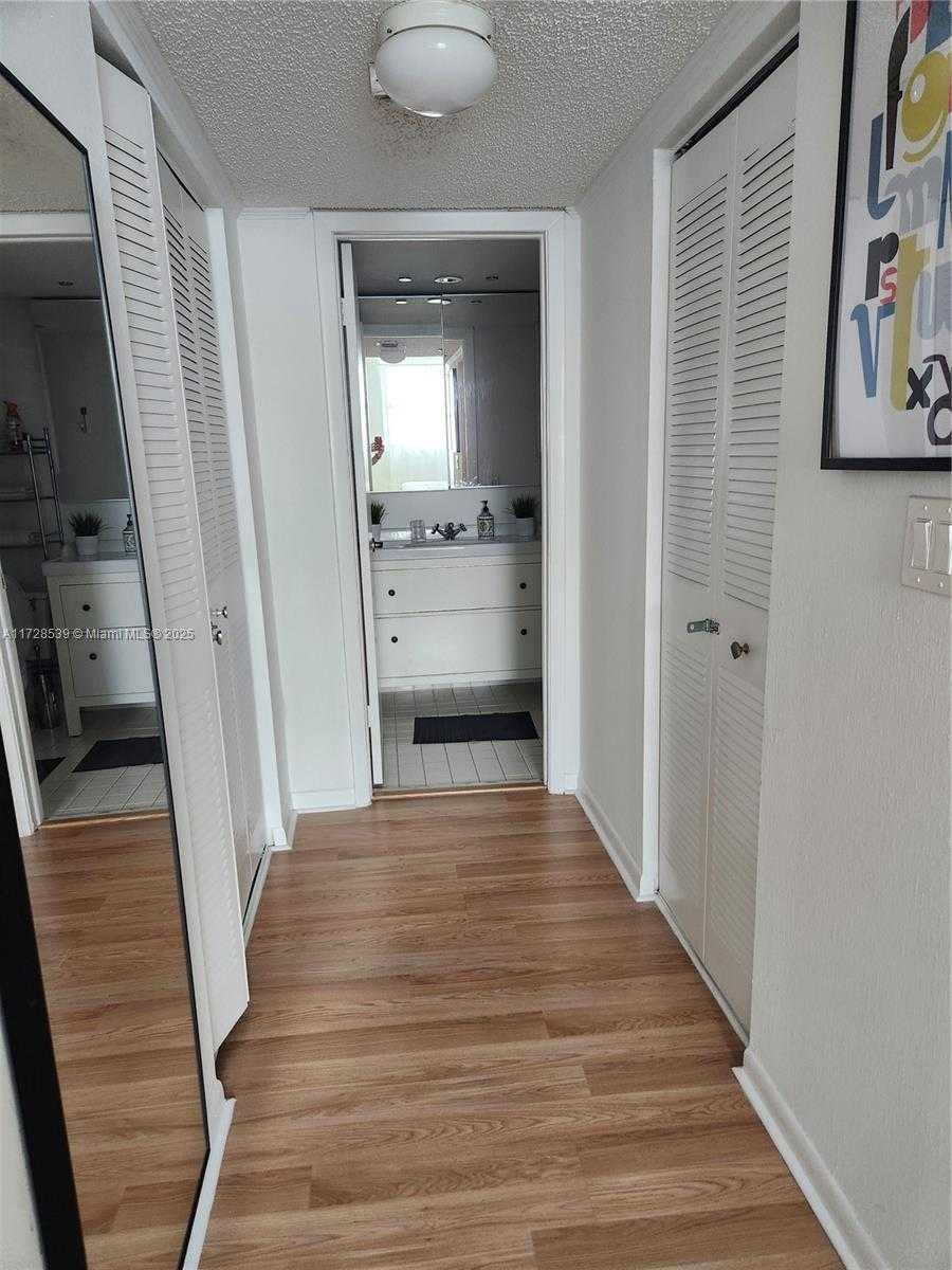 Small Image of 5880 COLLINS AVE #1403, Miami Beach Number 16