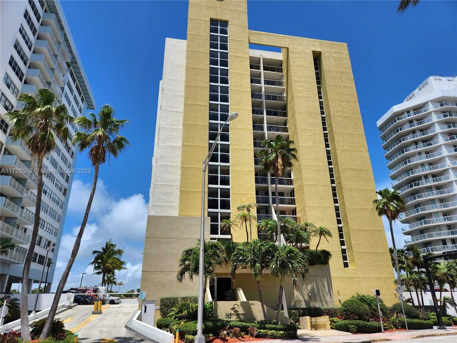 Small Image of 5880 COLLINS AVE #1403, Miami Beach Number 2