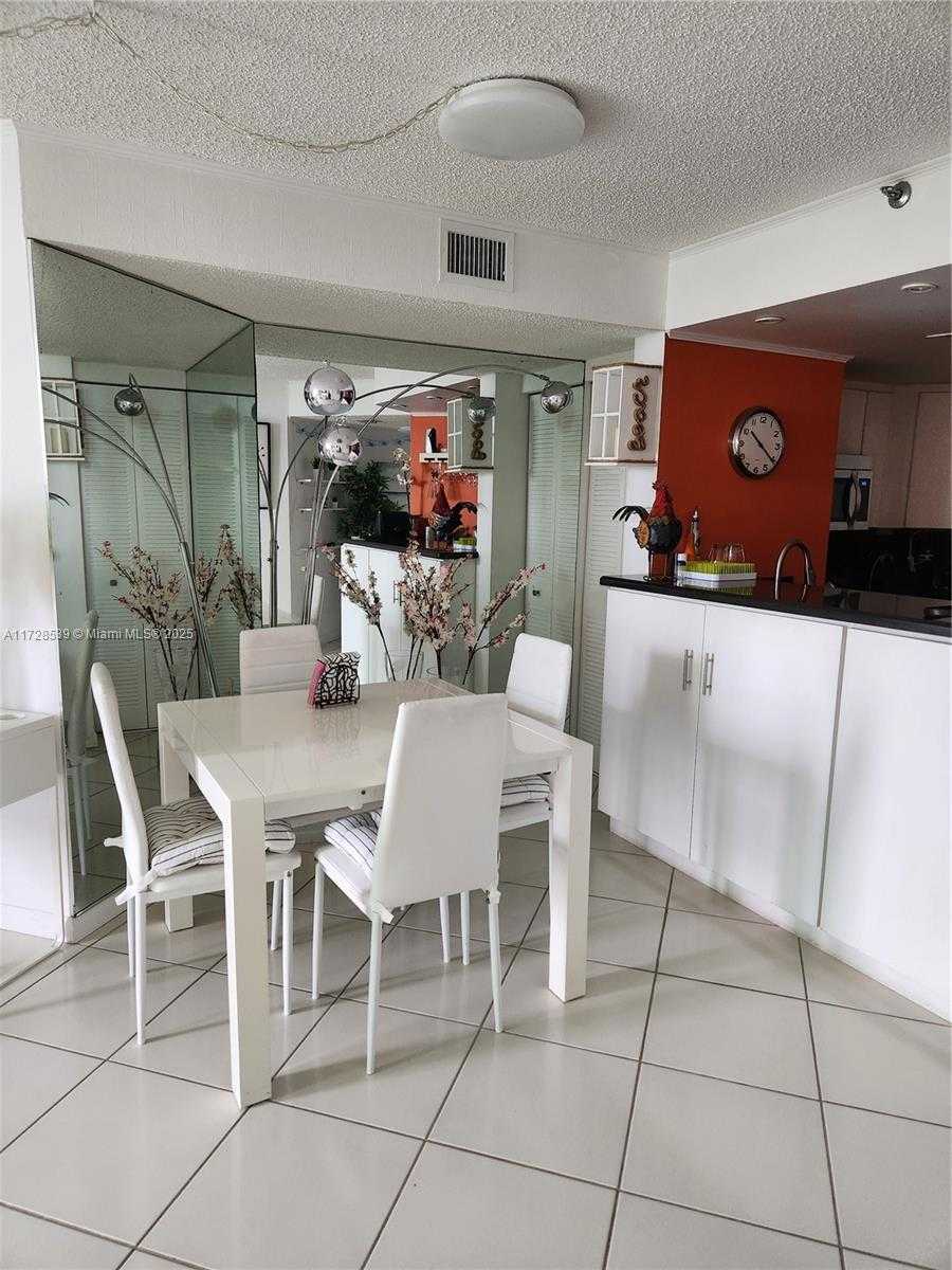 Small Image of 5880 COLLINS AVE #1403, Miami Beach Number 8