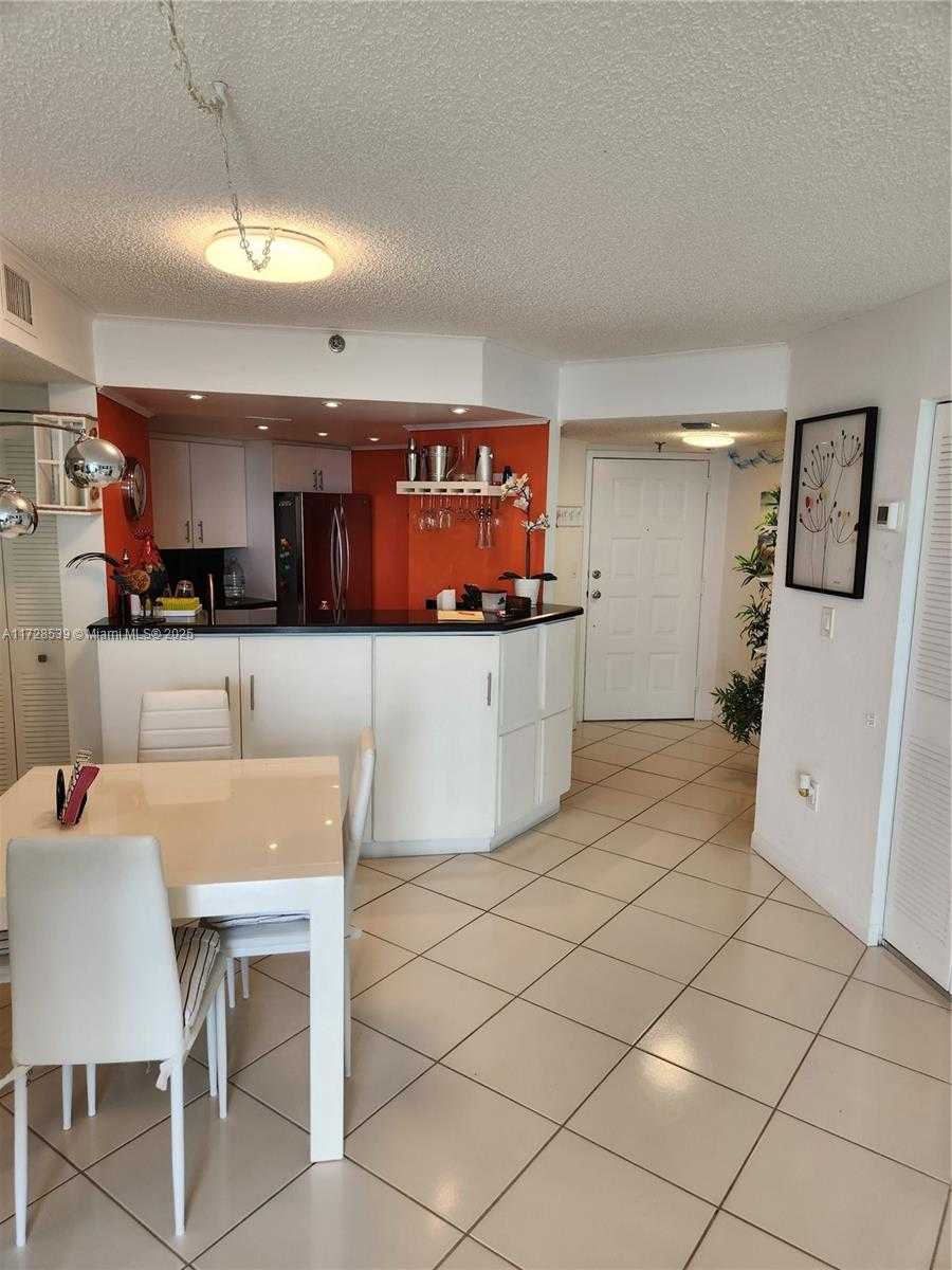 Small Image of 5880 COLLINS AVE #1403, Miami Beach Number 9
