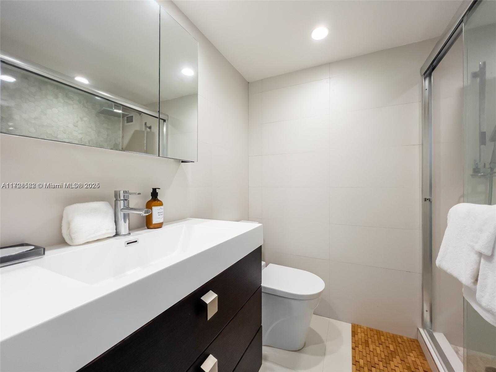 Small Image of 5161 COLLINS AVE #1006, Miami Beach Number 10