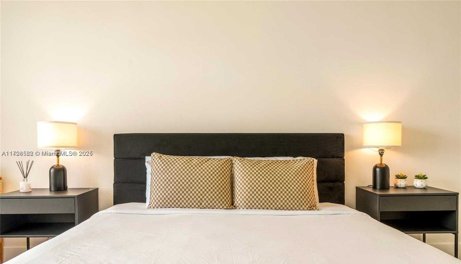 Small Image of 5161 COLLINS AVE #1006, Miami Beach Number 21