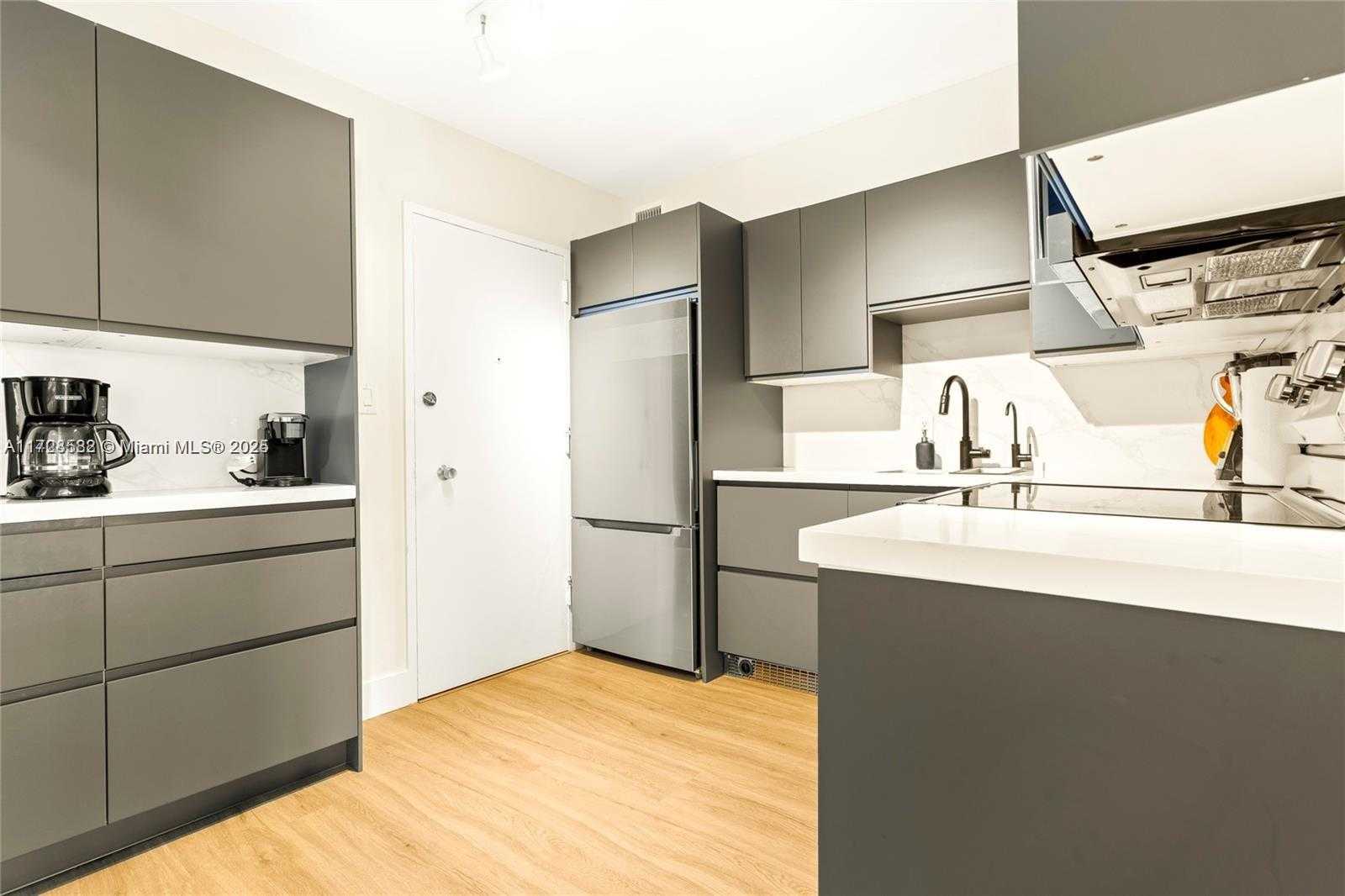 Small Image of 5161 COLLINS AVE #1006, Miami Beach Number 27