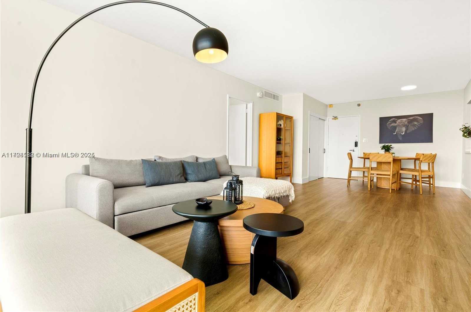 Small Image of 5161 COLLINS AVE #1006, Miami Beach Number 35