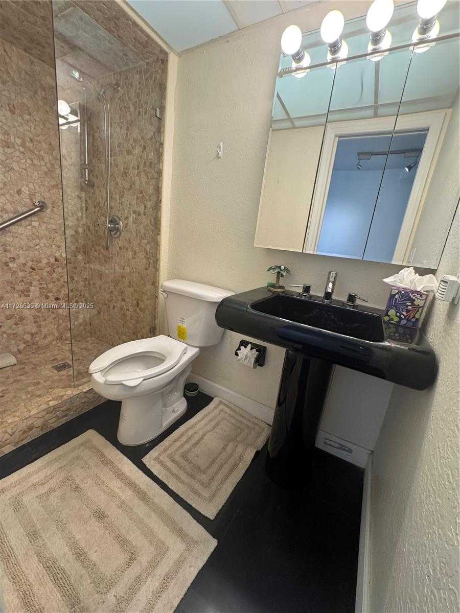 Small Image of 400 NORTH SURF RD #701, Hollywood Number 16