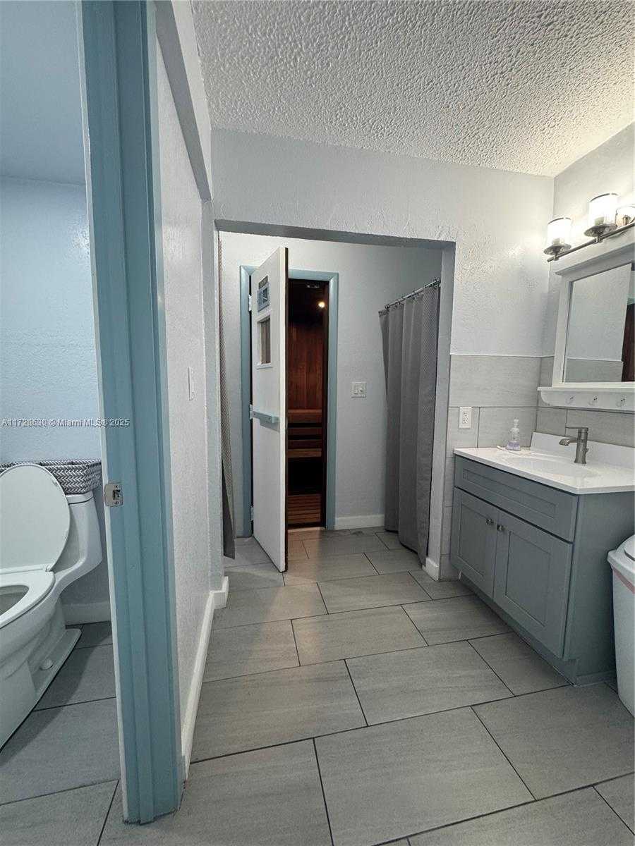 Small Image of 400 NORTH SURF RD #701, Hollywood Number 24