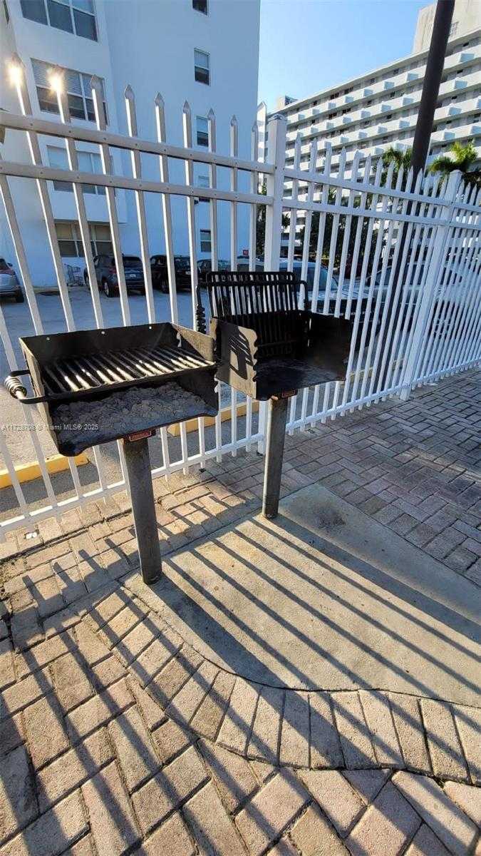 Small Image of 3660 NORTH EAST 166TH ST #610, North Miami Beach Number 13
