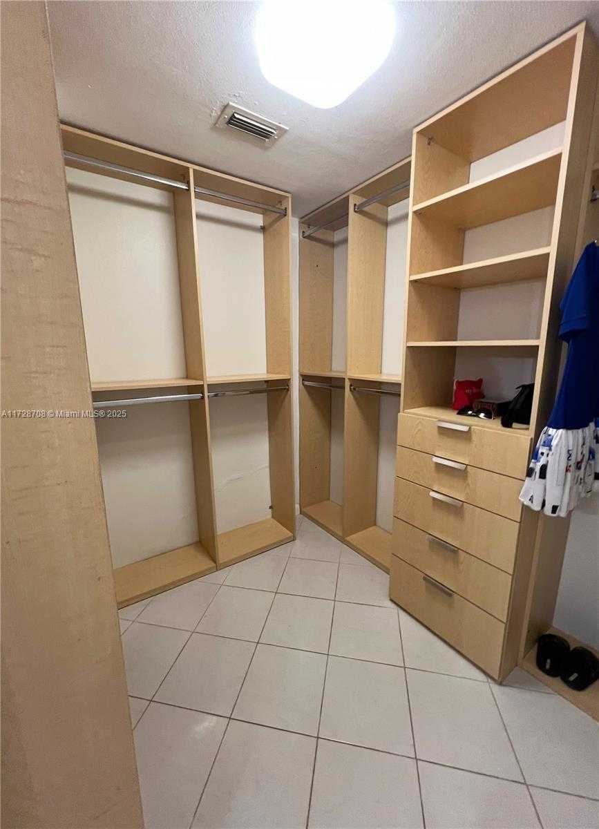 Small Image of 3660 NORTH EAST 166TH ST #610, North Miami Beach Number 7