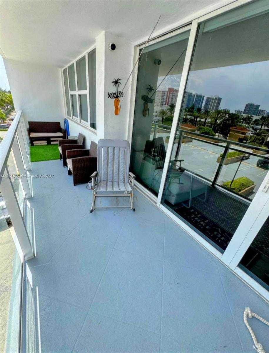 Small Image of 2030 SOUTH OCEAN DR #309, Hallandale Beach Number 27