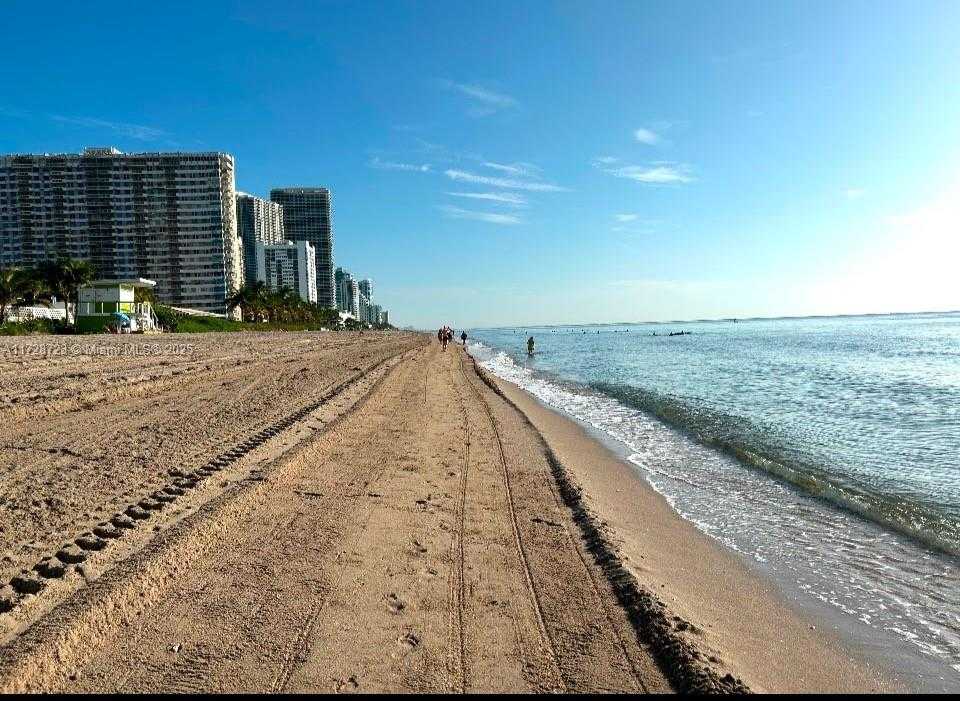Small Image of 2030 SOUTH OCEAN DR #309, Hallandale Beach Number 3