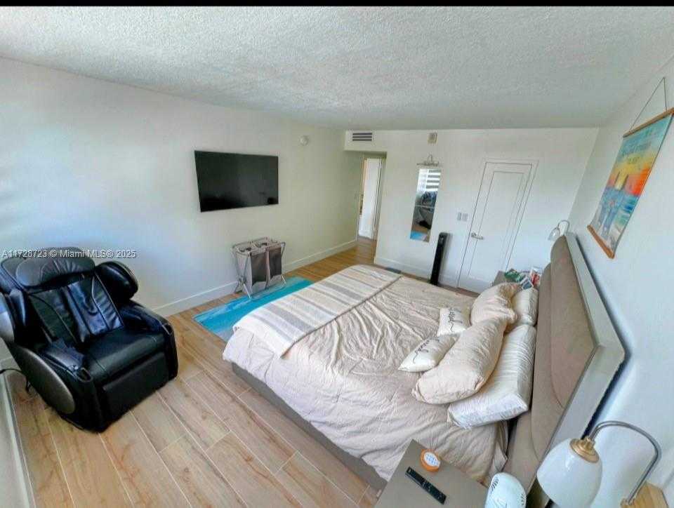 Small Image of 2030 SOUTH OCEAN DR #309, Hallandale Beach Number 32