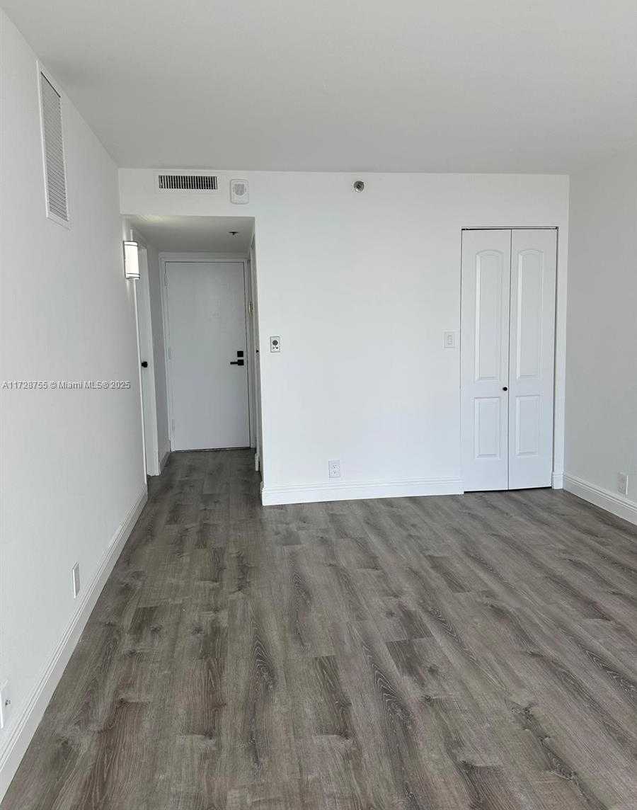 Small Image of 7601 EAST TREASURE DR #1823, North Bay Village Number 13