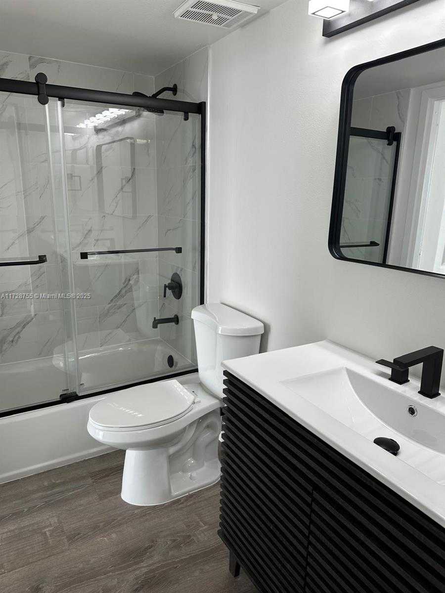 Small Image of 7601 EAST TREASURE DR #1823, North Bay Village Number 20