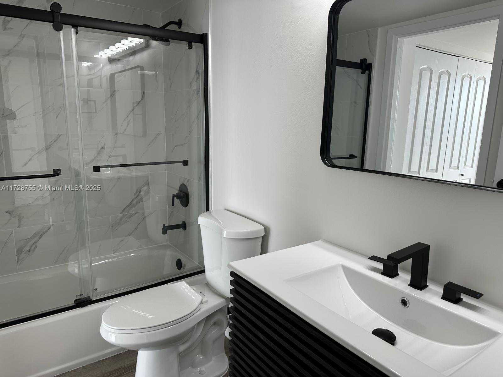 Small Image of 7601 EAST TREASURE DR #1823, North Bay Village Number 22
