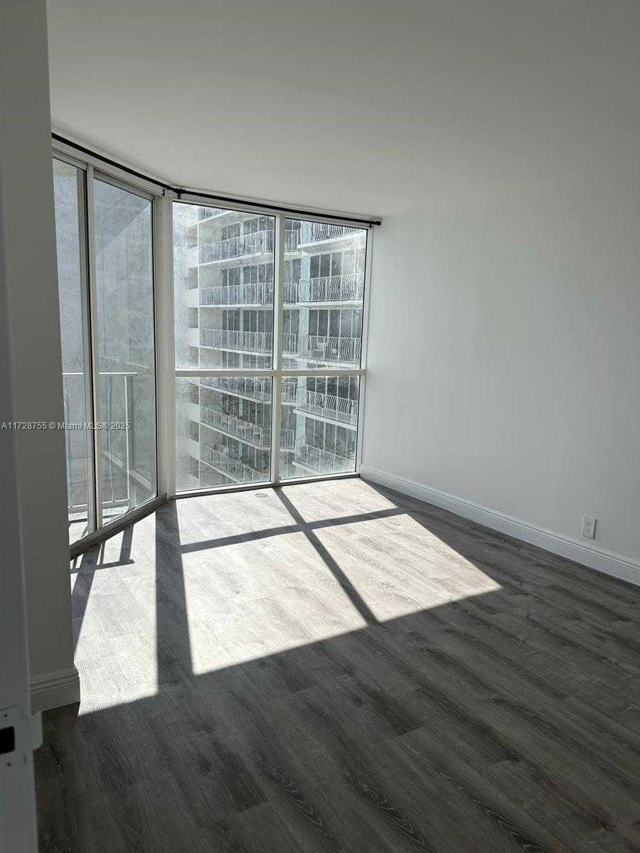 Small Image of 7601 EAST TREASURE DR #1823, North Bay Village Number 5