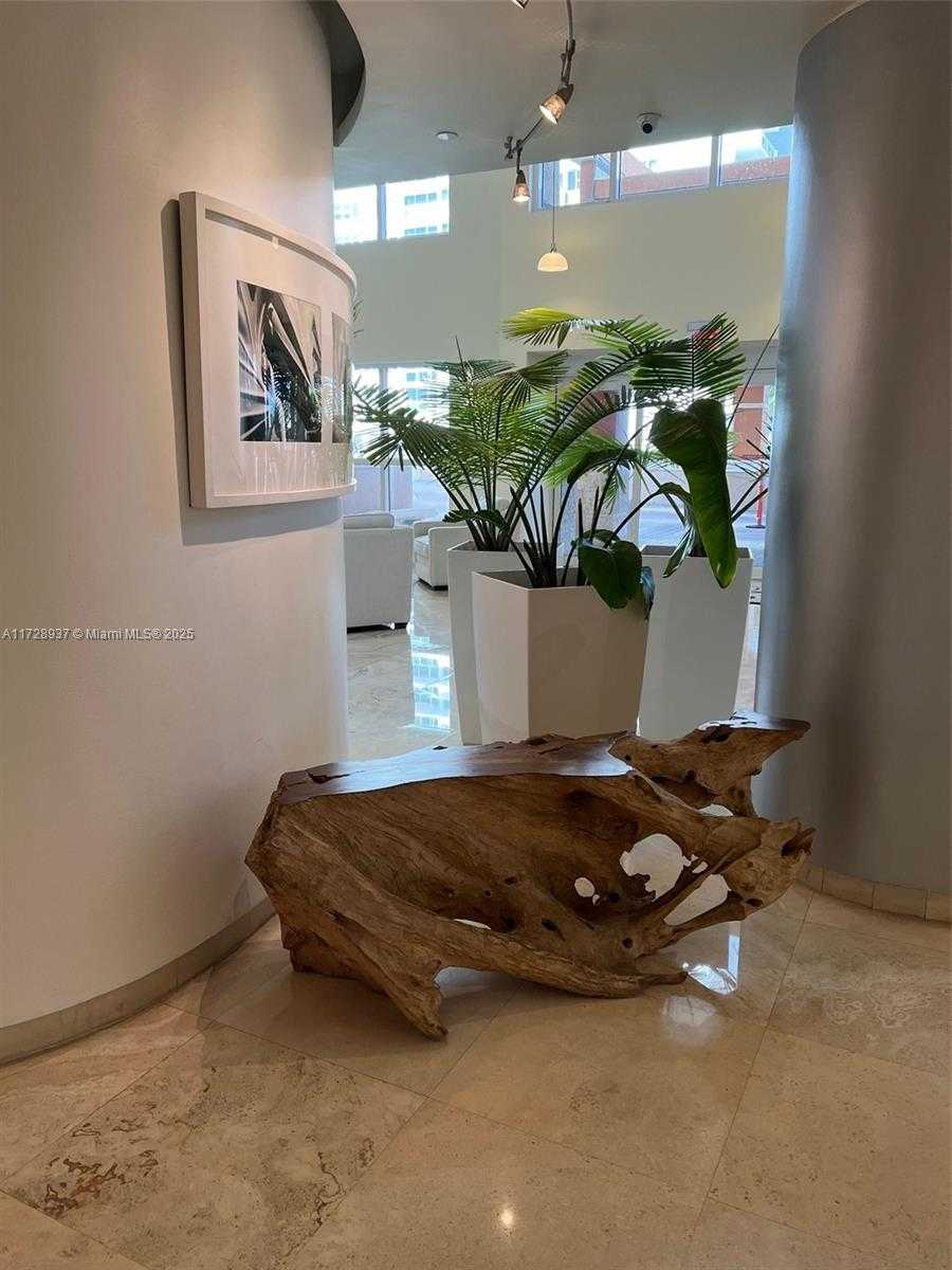 Imagen de Pequeño Objeto